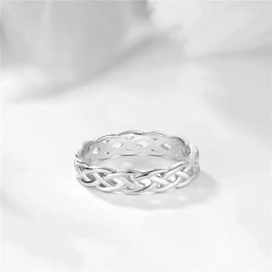 Elegant 925 Sterling Silver Celtic Knot Eternity Ring Elegant 925 Sterling Silver Celtic Knot Eternity Ring