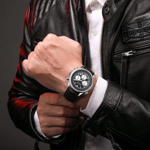 Luxury Sports Quartz Watch with Chronograph and Waterproof Features Luxury Sports Quartz Watch with Chronograph and Waterproof Features