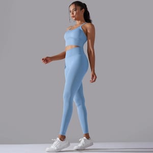 Comfortable and Breathable Women’s Seamless Yoga Set for Activewear