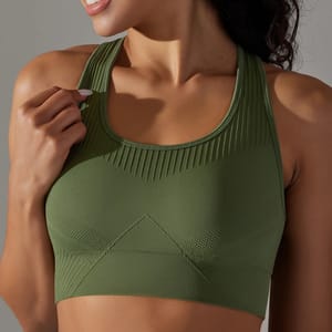 Comfortable Cross-Back Sports Bra for Active Fitness and Yoga