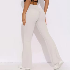 High-Waist Flared Yoga Leggings for Sculpted and Sleek Look