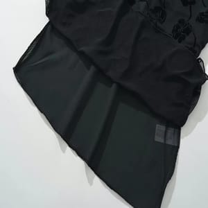 Chic Sleeveless Floral Mesh Midi Dress with Fit-and-Flare Silhouette Chic Sleeveless Floral Mesh Midi Dress with Fit-and-Flare Silhouette