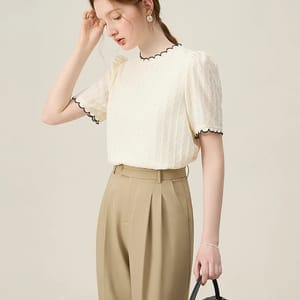 Women's Lace Neckline Short-Sleeve Knitted Summer Blouse