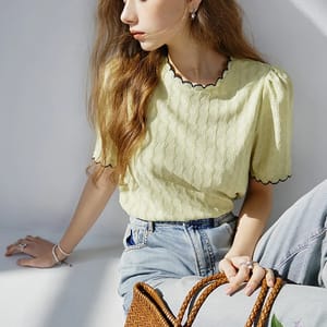 Women's Lace Neckline Short-Sleeve Knitted Summer Blouse