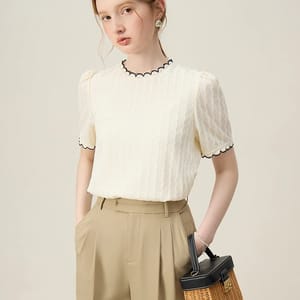 Women's Lace Neckline Short-Sleeve Knitted Summer Blouse