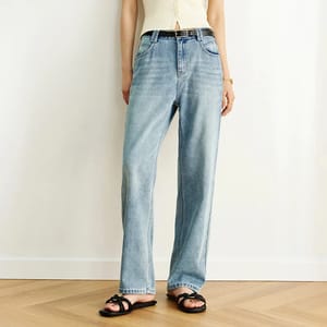 Slim Fit Straight-Leg Jeans for Women – Trendy and Versatile