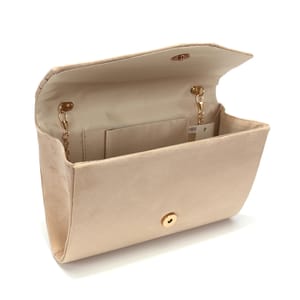 Vintage Velvet Envelope Clutch with Chain for Party Wear Vintage Velvet Envelope Clutch with Chain for Party Wear