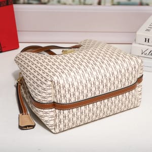 Versatile Large Leather Tote Bag with Letter Print Design