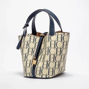 Large Capacity Alphabet Print Tote for Travel and Commuting