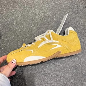 Comfortable Lace-Up Sports Shoes for Active Women Everyday Wear