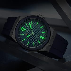 Stylish Quartz Watch for Men with Waterproof Silicone Strap
