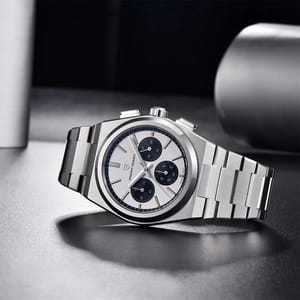 Luxury Chronograph Quartz Watch with Sapphire Glass and Style Luxury Chronograph Quartz Watch with Sapphire Glass and Style
