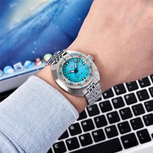 Luxury Automatic Diver Watch with Sapphire Glass and Calendar