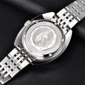 Luxury Automatic Diver Watch with Sapphire Glass and Calendar