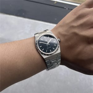 Ultra-Thin Business Quartz Watch with Sapphire Crystal Glass