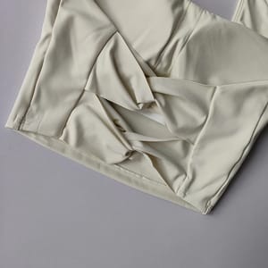 Halter Neck Sports Bra with Padded Support and Stylish Back Halter Neck Sports Bra with Padded Support and Stylish Back