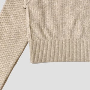 Seamless Long Sleeve Crop Top for Yoga and Fitness Workouts Seamless Long Sleeve Crop Top for Yoga and Fitness Workouts