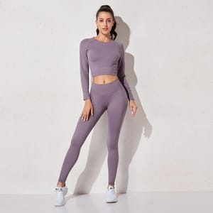 Seamless Long Sleeve Crop Top for Yoga and Fitness Workouts Seamless Long Sleeve Crop Top for Yoga and Fitness Workouts