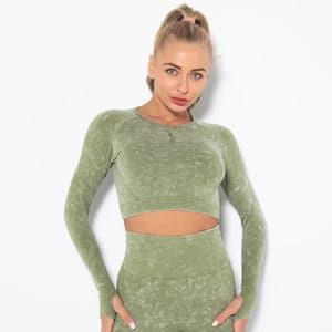 Seamless Long Sleeve Yoga Top with Quick-Dry Performance Fabric