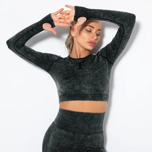 Seamless Long Sleeve Yoga Top with Quick-Dry Performance Fabric