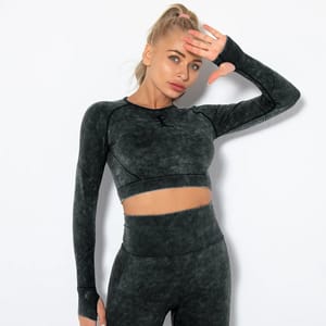 Seamless Long Sleeve Yoga Top with Quick-Dry Performance Fabric