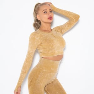 Seamless Long Sleeve Yoga Top with Quick-Dry Performance Fabric