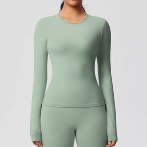 Long Sleeve Quick-Dry Sports Top with Breathable Stretch Fabric