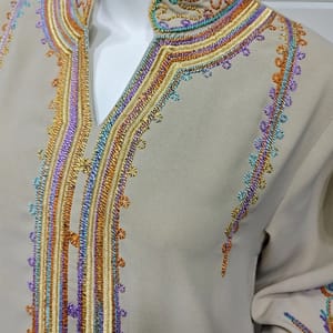 Elegant Floral Embroidered Guipure Jalabiya with Long Sleeves