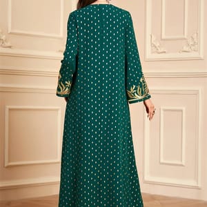 Elegant Embroidered Jalabiya with Matching Scarf and Long Sleeves Elegant Embroidered Jalabiya with Matching Scarf and Long Sleeves