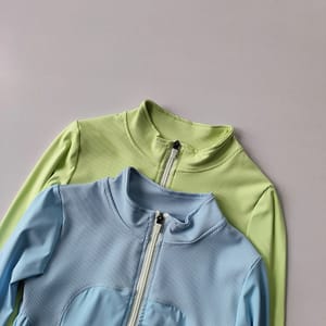 Seamless Slim Fit Zip Jacket for Yoga and Running