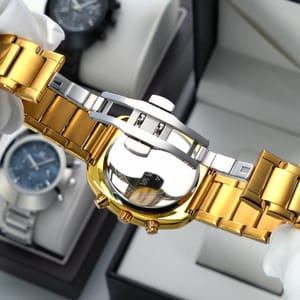 Stylish Oval Dial Quartz Watch with Calendar and Stopwatch Stylish Oval Dial Quartz Watch with Calendar and Stopwatch
