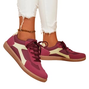 Women's Contrast Color Flat Sneakers with Soft Sole and Comfort Fit