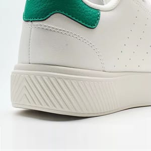 Lightweight Women's Lace-Up Shoes for Everyday Leisure and Comfort