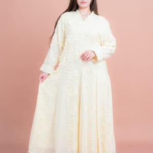 Graceful Soft Petals Embroidered Jalabiya for Timeless Elegance