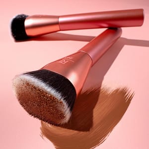 Real Techniques Snatch + Sculpt Contour Brush For Makeup