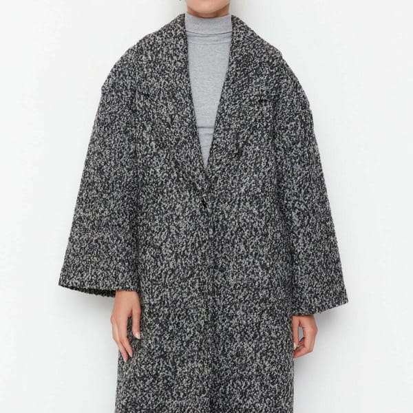 Oversized Collar Detailed Cachet Coat