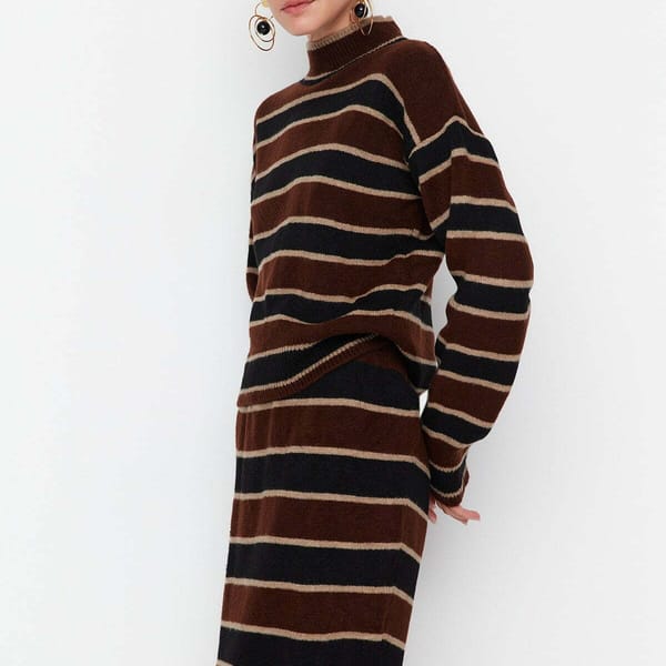 Turtle Neck Top And Skirt Color Block Women's Knitwear Co-Ord Set