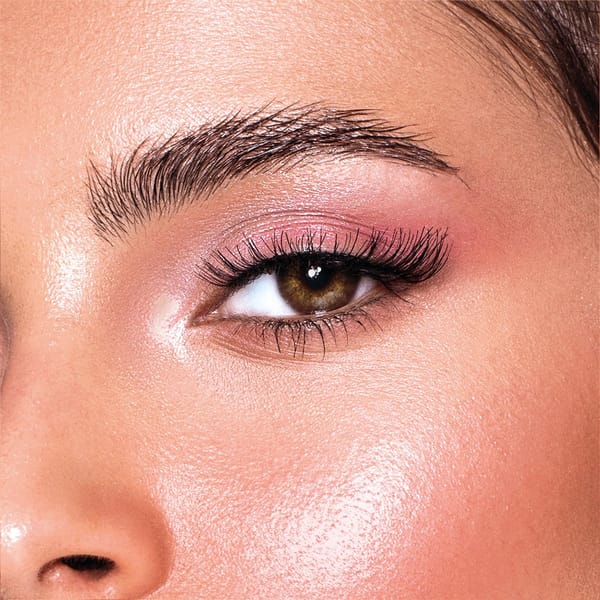 Glance - Women's Eyes