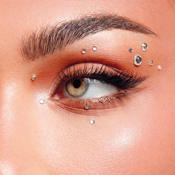Glance - Women's Eyes