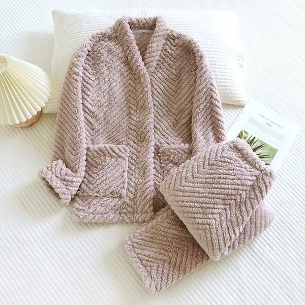 Cozy Two-Piece Pajama Set with Coral Fleece Fabric