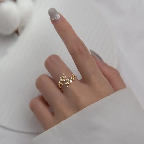 Delicate 925 Sterling Silver Leaf-Inspired Open Ring