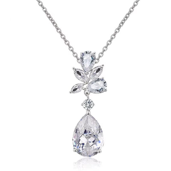 Elegant Water Drop Zircon Pendant Necklace for Women’s Special Occasions