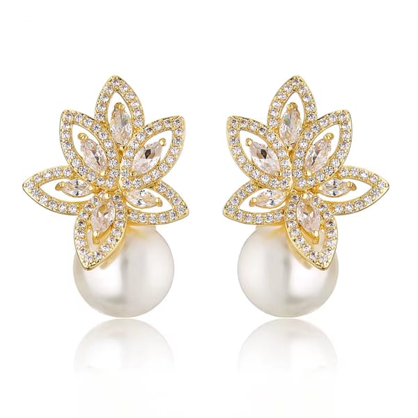 Elegant Simulated Pearl Stud Earrings with Cubic Zirconia Detailing