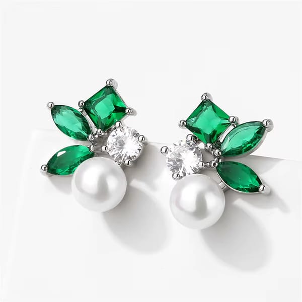 Charming Leaf-Shaped Pearl Stud Earrings with Zircon Accent