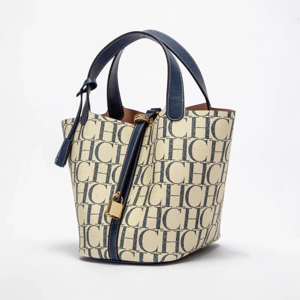 Large Capacity Alphabet Print Tote for Travel and Commuting