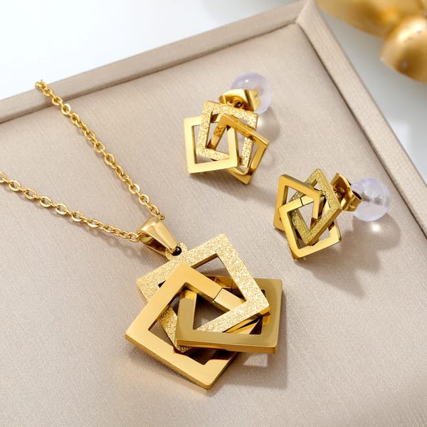 Trendy Waterproof Stainless Steel Jewelry Set for Women