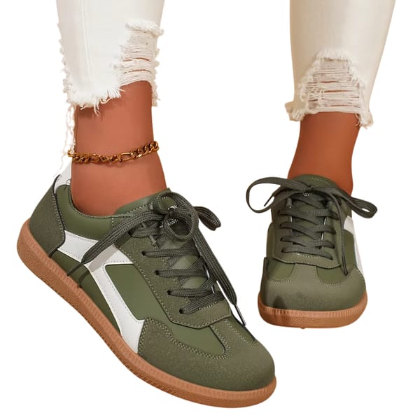 Women's Contrast Color Flat Sneakers with Soft Sole and Comfort Fit