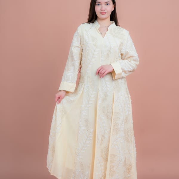 Soft Petals Embroidered Jalabiya for Elegant Everyday Wear