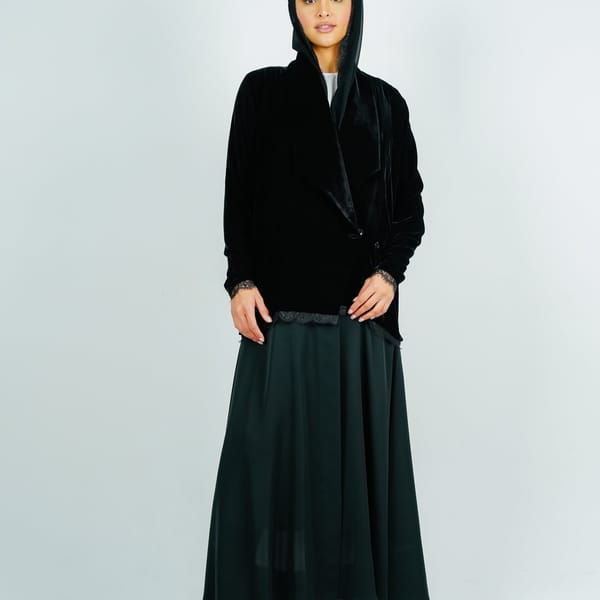 Stylish Elegant Velvet Abaya,With Mix Nada Fabric Design And Dantil Style