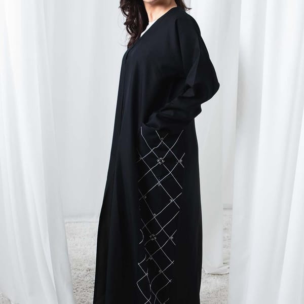 Classic Black Embroidered Pocket Abaya - Side Panel Elegance